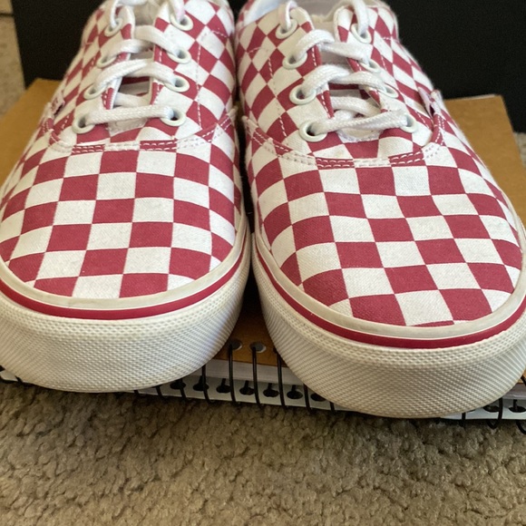 Burgundy Checkered Vans W8.5 US sizing - Picture 2 of 5